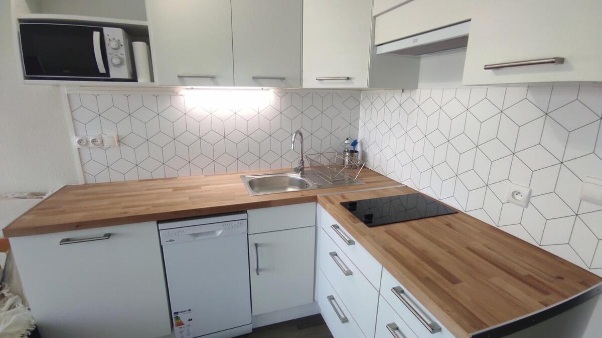 Appartement En Bord De Mer, Piscine, Parking Prive Et Wifi