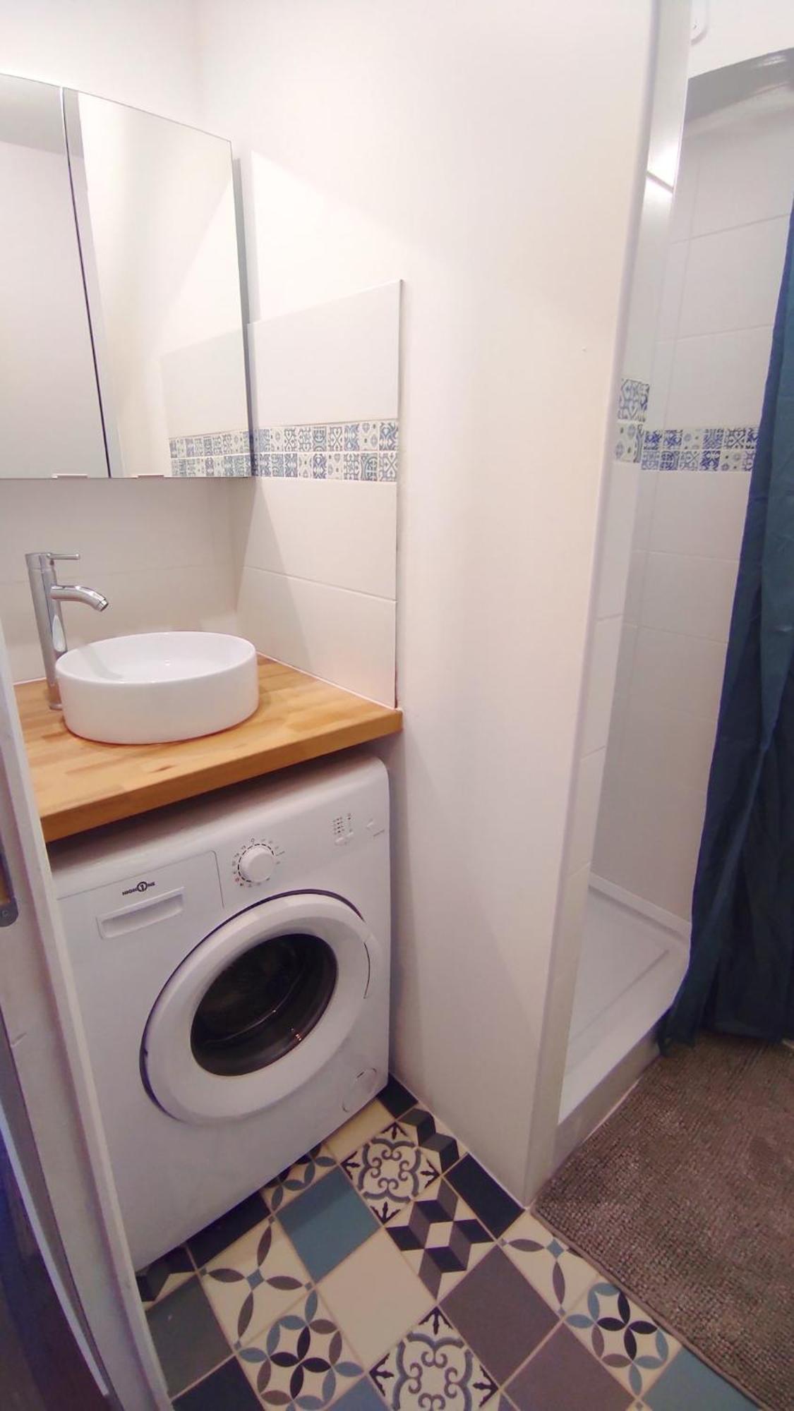 Appartement En Bord De Mer, Piscine, Parking Prive Et Wifi *